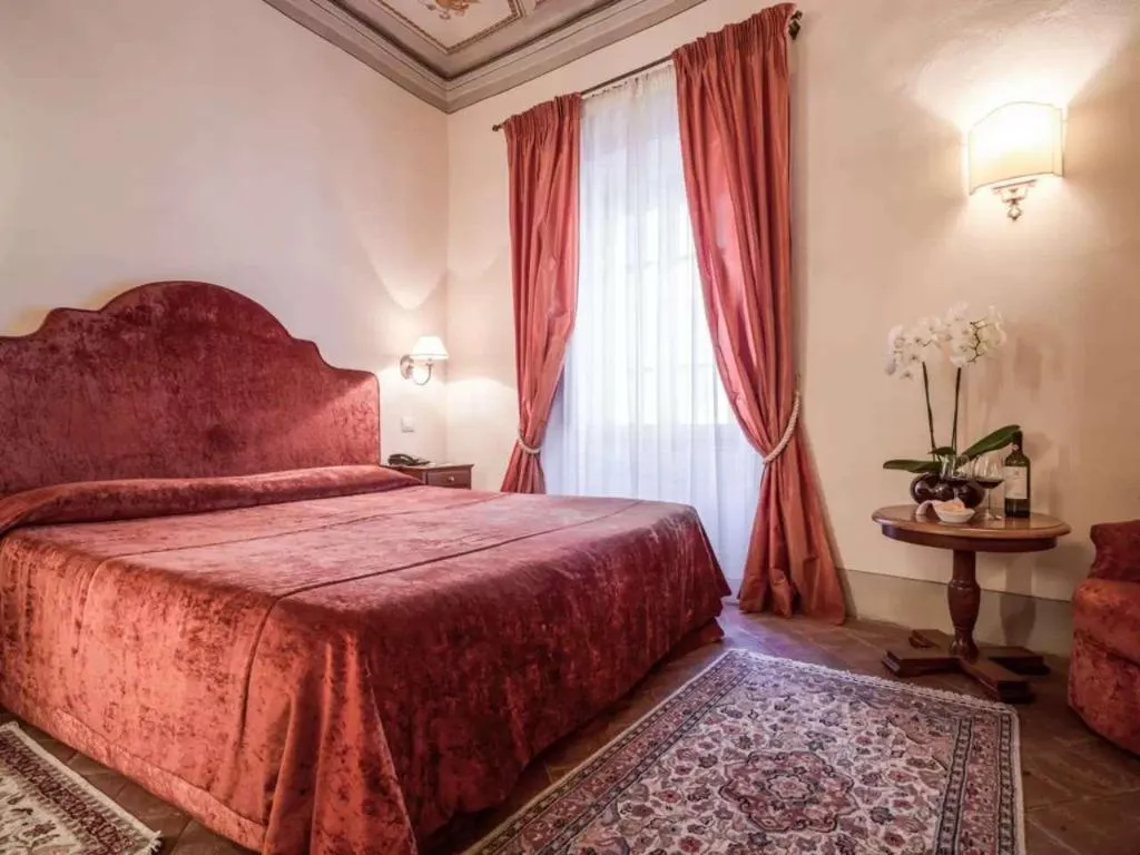 Room, Palazzo San Niccolo, Florence