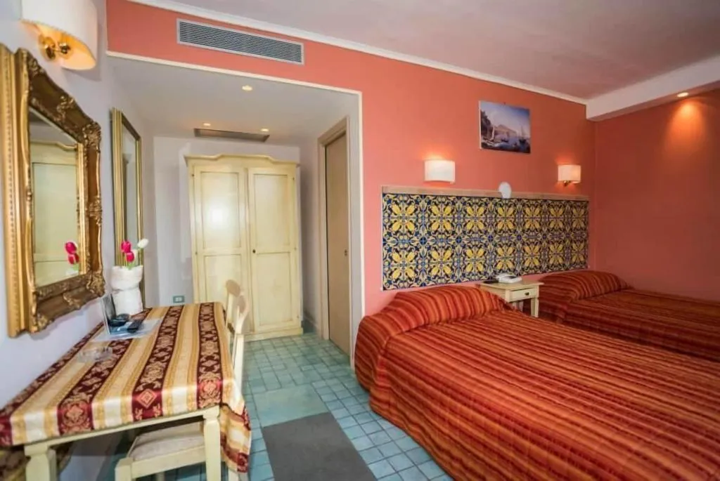 SINGLE STANDARD Room, Hotel Aequa, Naples