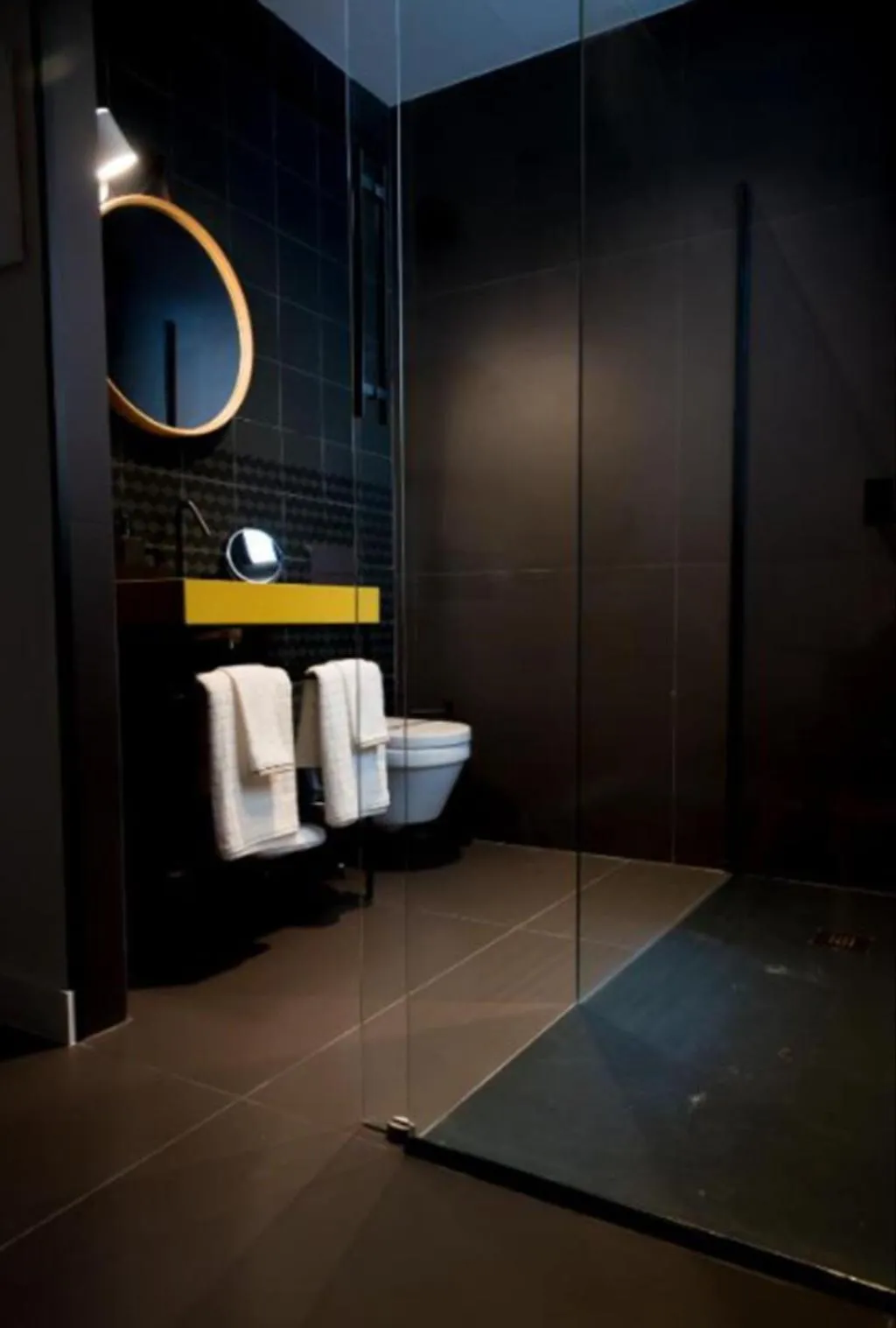 Room, Welldone Quality-Crystal Pool, Seville
