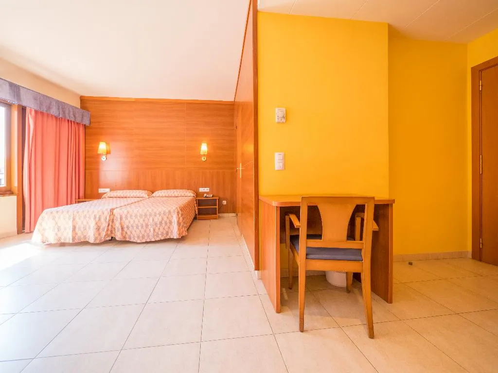 Double or Twin STANDARD Room, Checkin Montpalau, Costa Brava