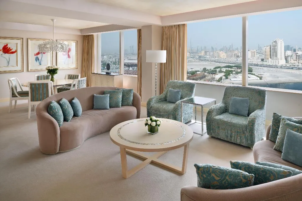 SUITE STANDARD Room, Crowne Plaza Dubai Festival City, Dubai