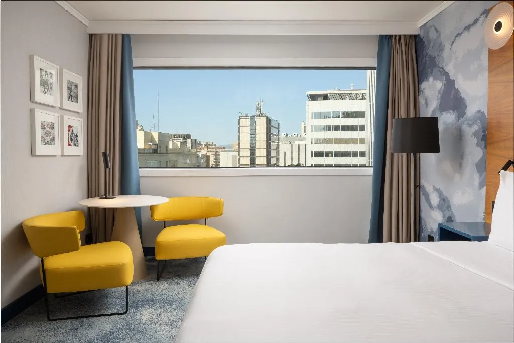 DOUBLE GUEST ROOM KING BED Room, Hilton Barcelona, Barcelona
