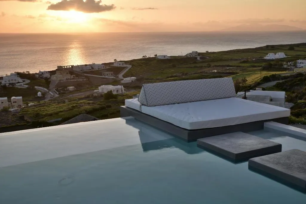 Sports and Entertainment, Horizon Mills Villas & Suites, Santorini