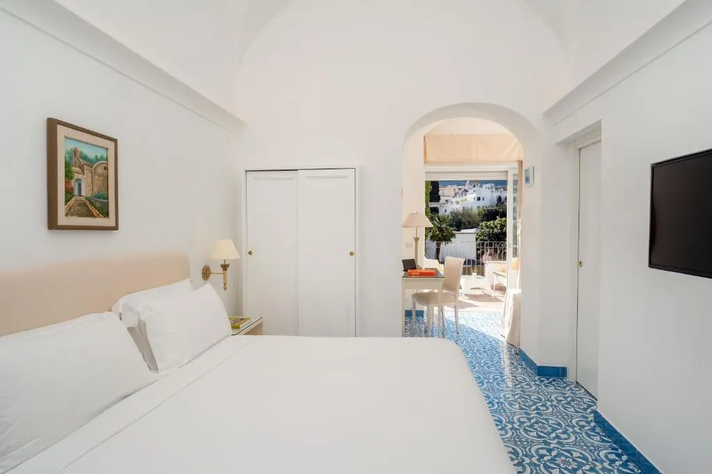 TRIPLE GARDEN VIEW Room, Hotel Syrene Capri, Naples