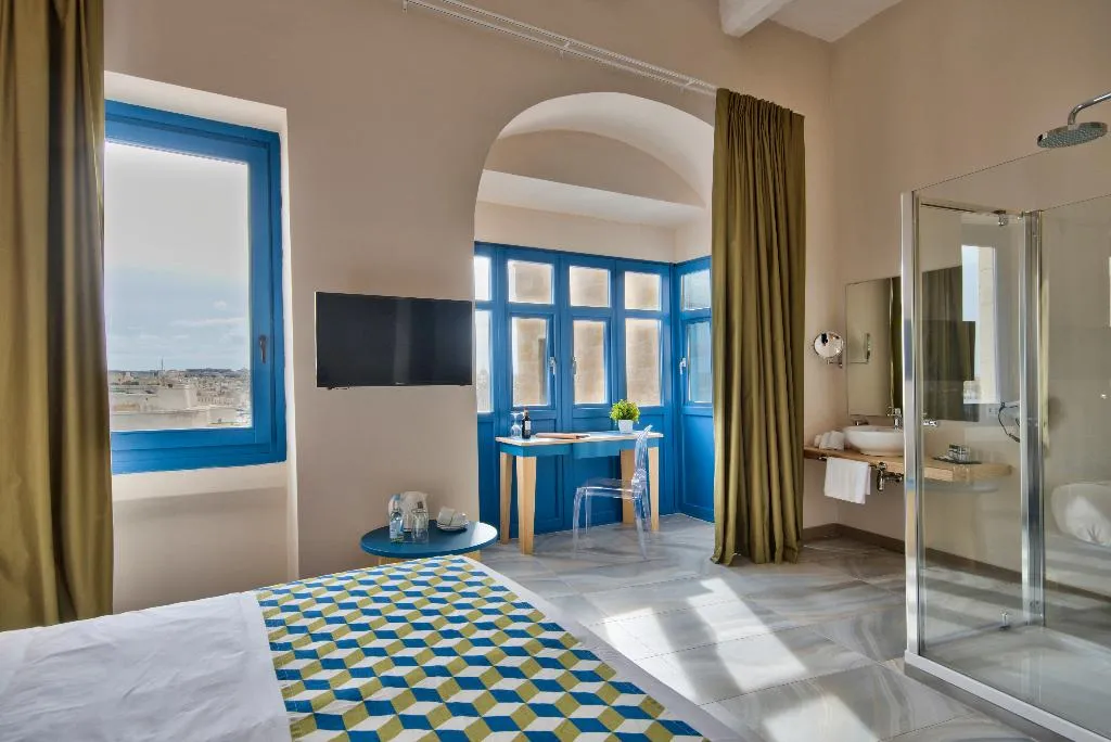 Double or Twin SEA VIEW Room, The British Suites, Malta