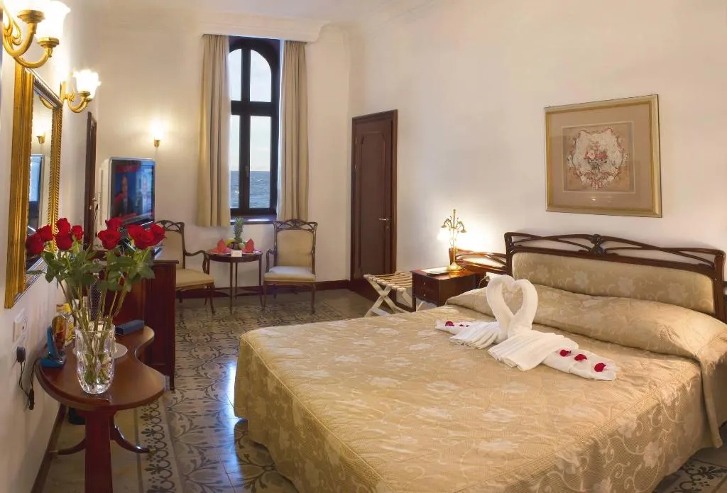 Room, Grande Albergo Delle Rose, Rhodes