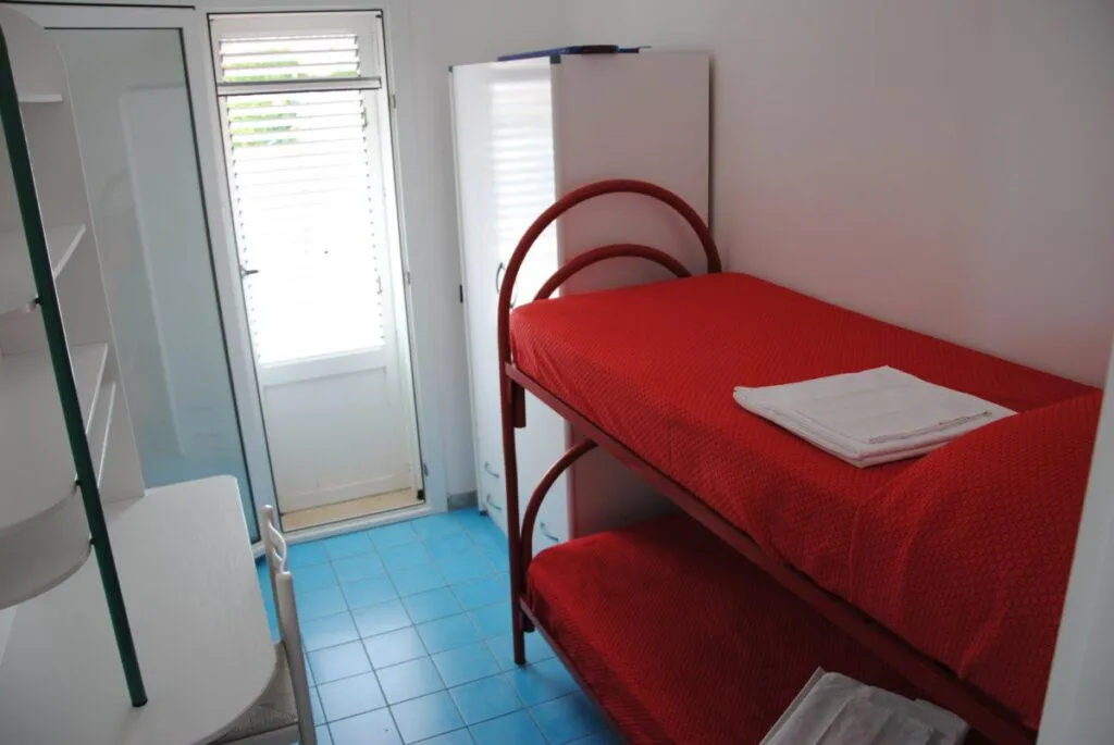 APARTMENT FOUR BEDROOMS Room, Lumia Case Vacanze, Catania