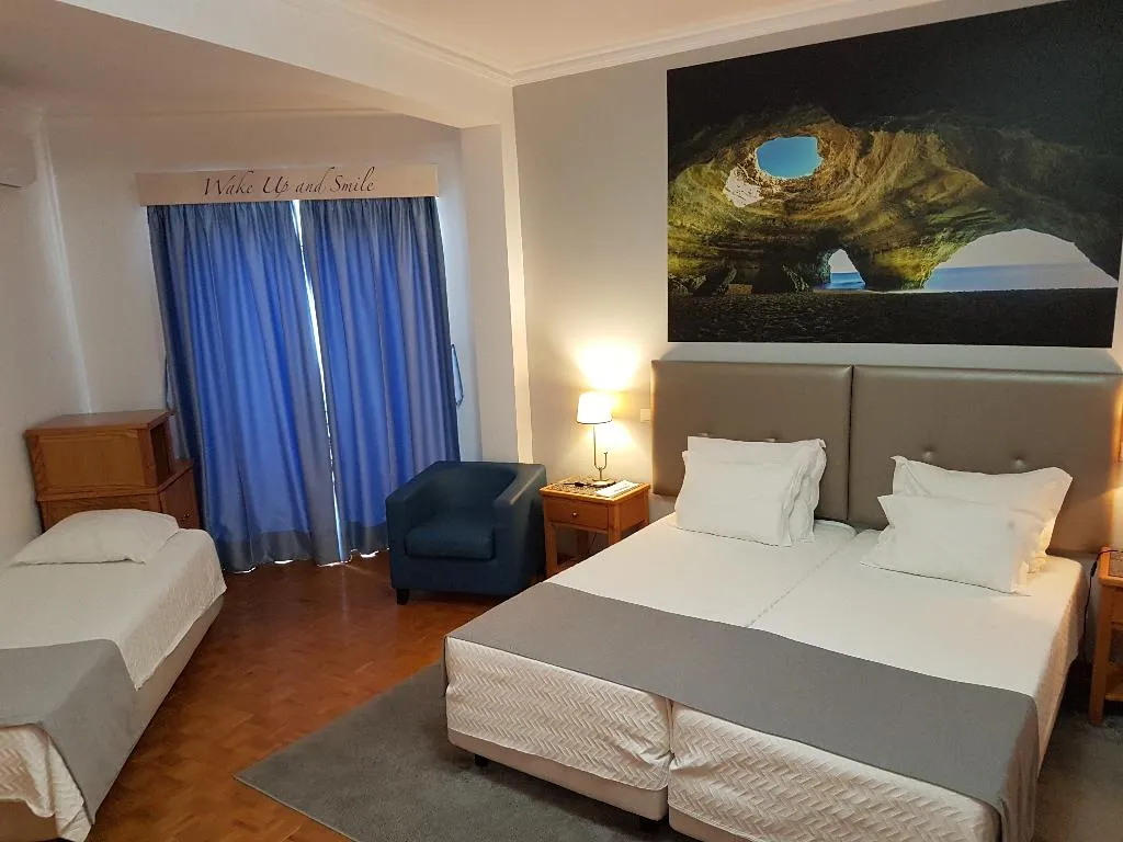 TRIPLE SEA VIEW Room, Hotel Maritur - Adults Only by Pierre & Vacances, Algarve