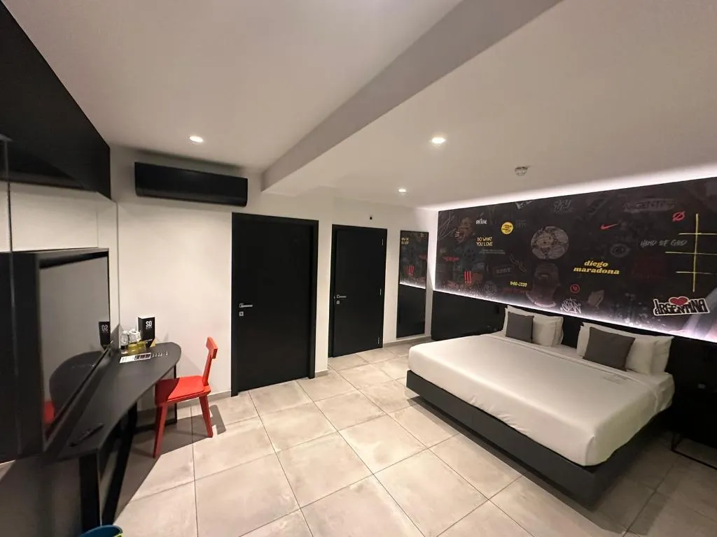 QUADRUPLE INNER Room, So City Hotel, Malta