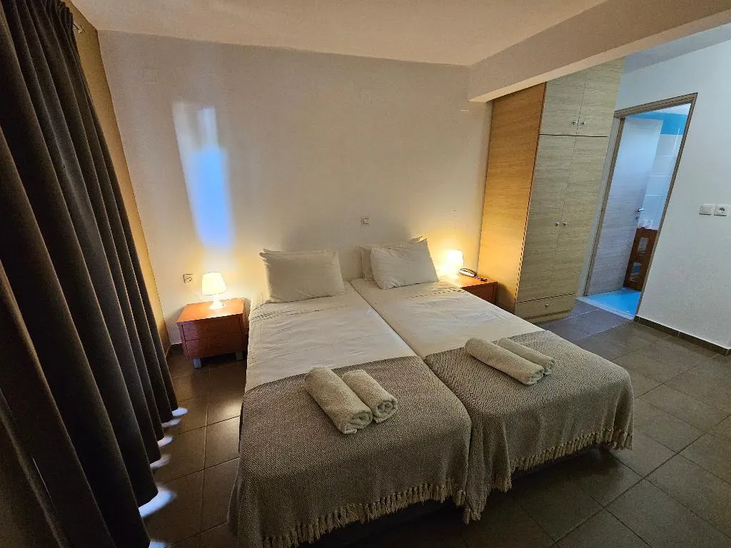 STUDIO CAPACITY 3 Room, Elounda Sunrise Apartments, Crete