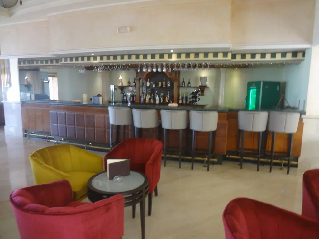 Bar, Golden Carthage Hotel Tunis, Tunisia
