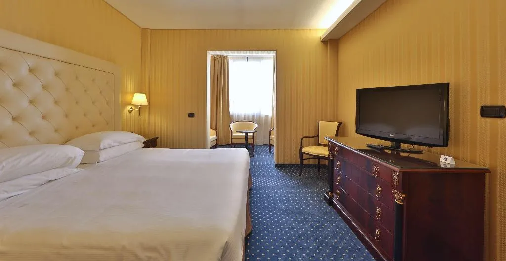 SUITE KING SIZE BED Room, Best Western Cavalieri della Corona, Milan