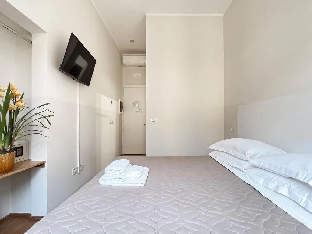 SINGLE STANDARD Room, Hotel La Scala, Florence
