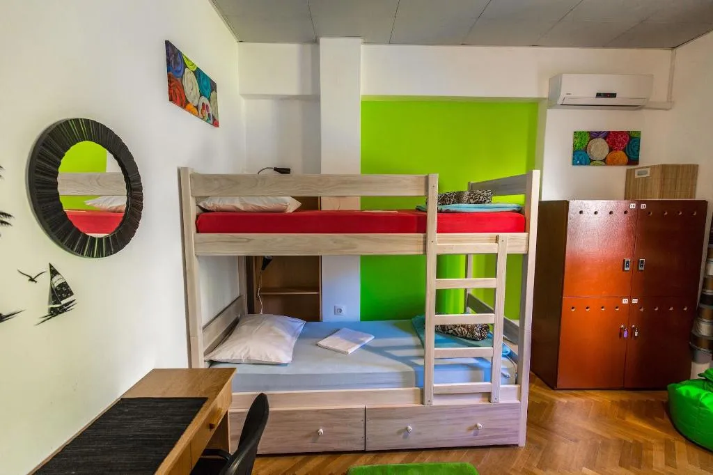 Room, Crazy House Hostel Pula, Istria