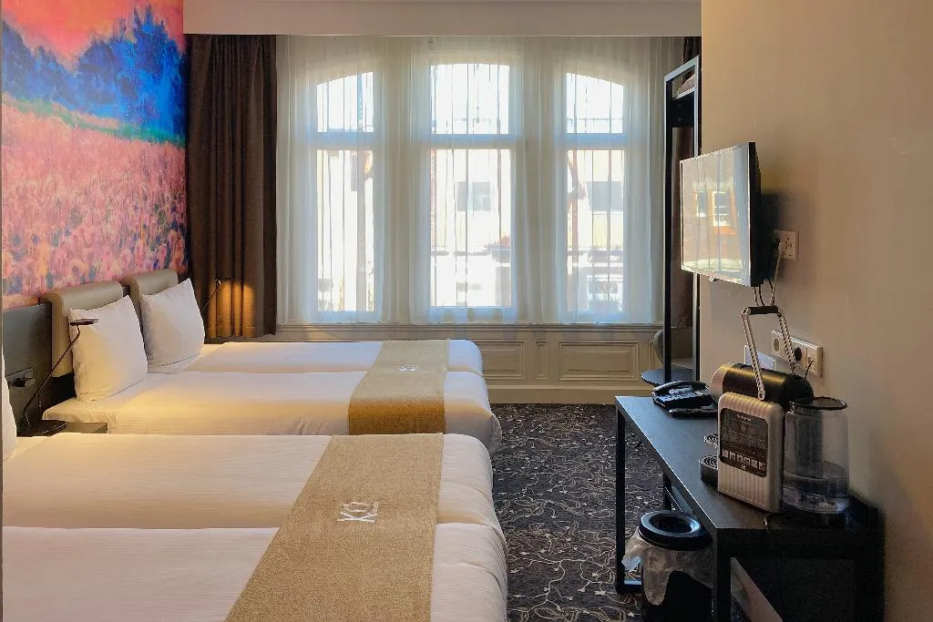 QUADRUPLE STANDARD Room, Hotel Van Gogh, Amsterdam