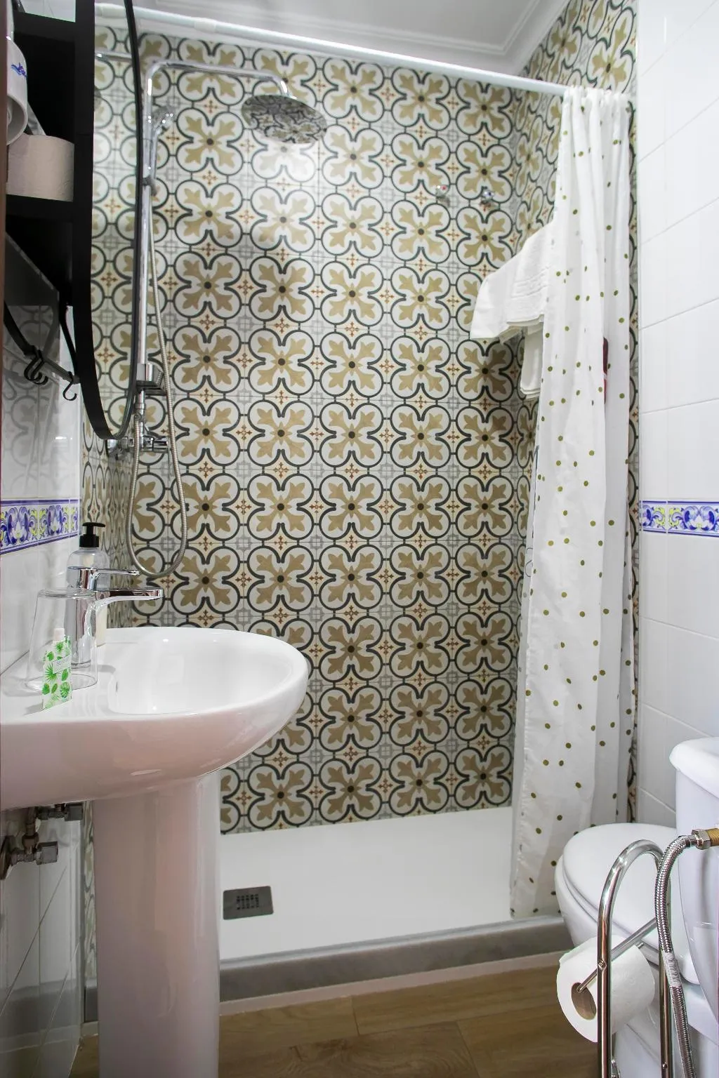 DOUBLE SINGLE USE WITH DOUBLE BED Room, Pensión dulces sueños, Seville