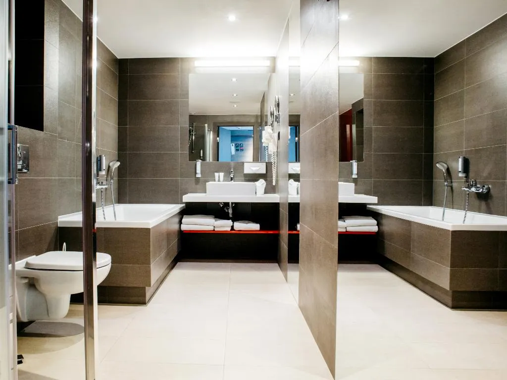 Room, Q Hotel Plus Kraków, Krakow