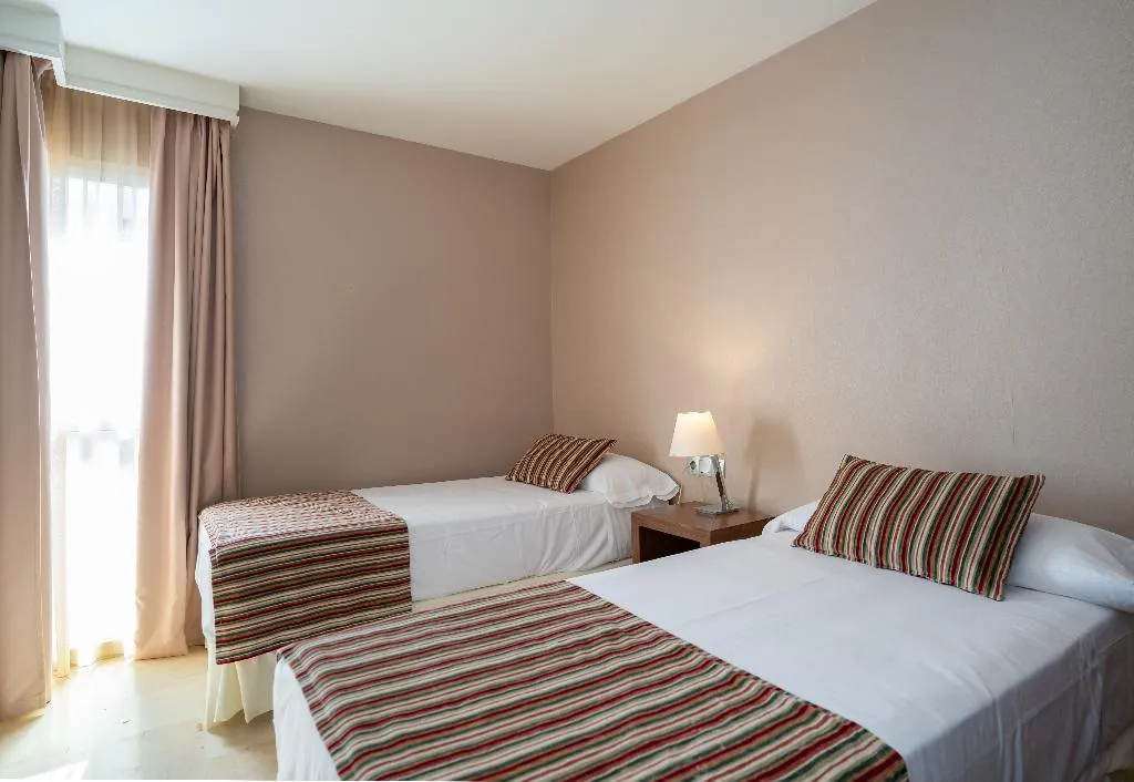SUITE CAPACITY 4 TWO BEDROOMS Room, MS Aguamarina Costal del Sol, Costa Del Sol