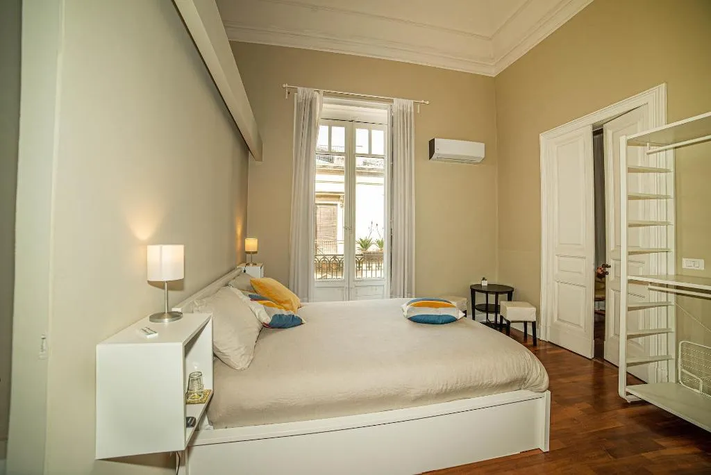 Room, Le 4 Leggende, Catania