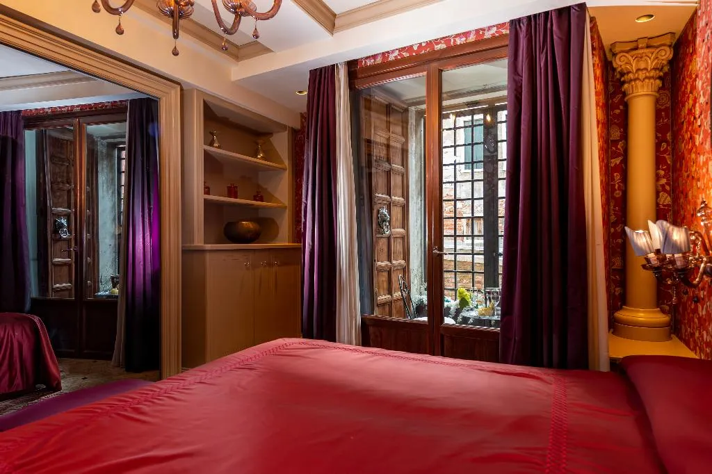 Double or Twin SUPERIOR Room, Palazzetto Madonna, Venice
