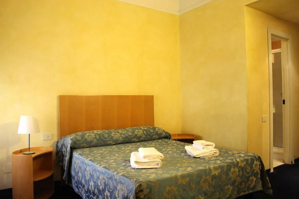 DOUBLE STANDARD Room, Club Hotel Milan, Milan