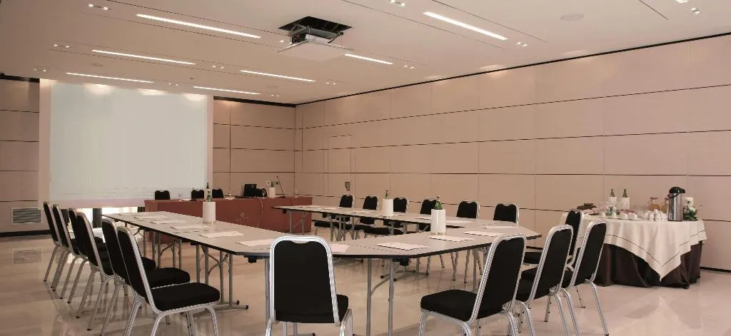 Conferences, Suites & Residence Hotel, Naples