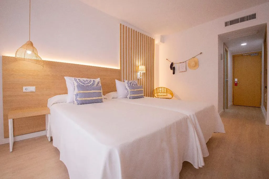 TRIPLE SEA VIEW Room, Cala Font, Costa Dorada