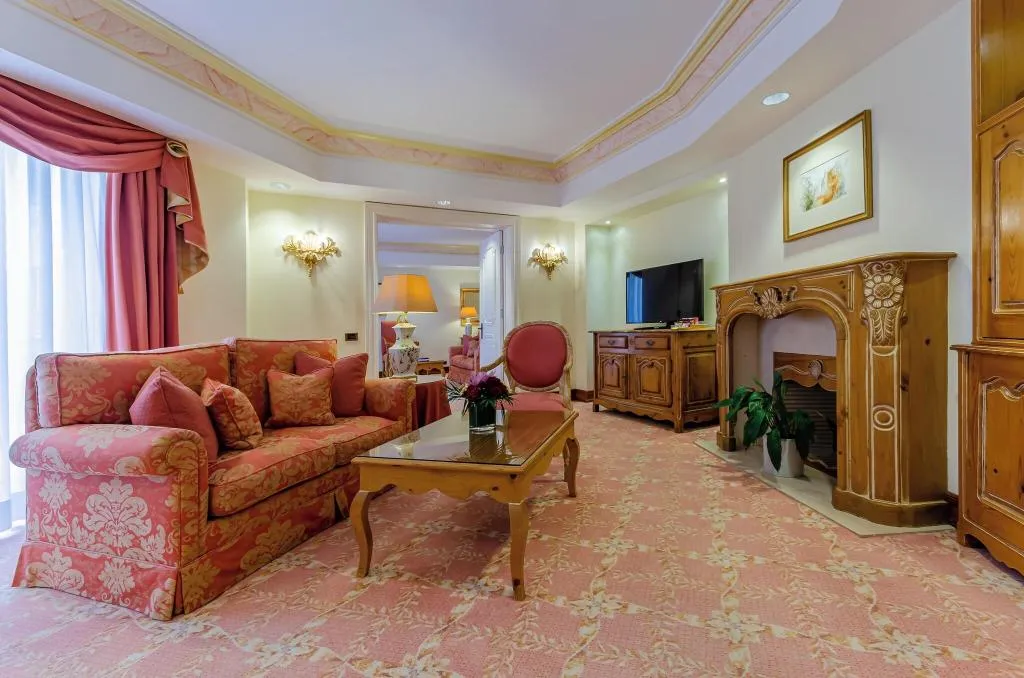 SUITE KING SIZE BED Room, Olissippo Lapa Palace, Lisbon
