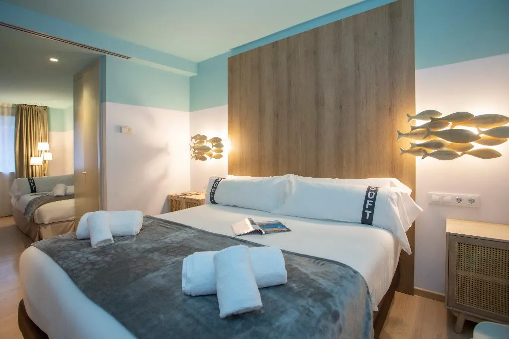 TRIPLE STANDARD Room, Casual Colours Barcelona, Barcelona