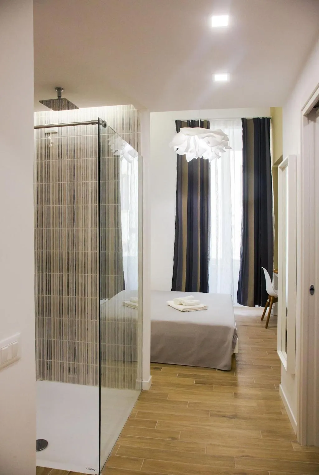 Room, Napolinn B&B, Naples