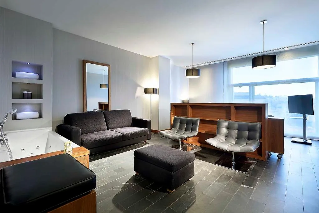 JUNIOR SUITE STANDARD Room, Eurostars Madrid Congress, Madrid