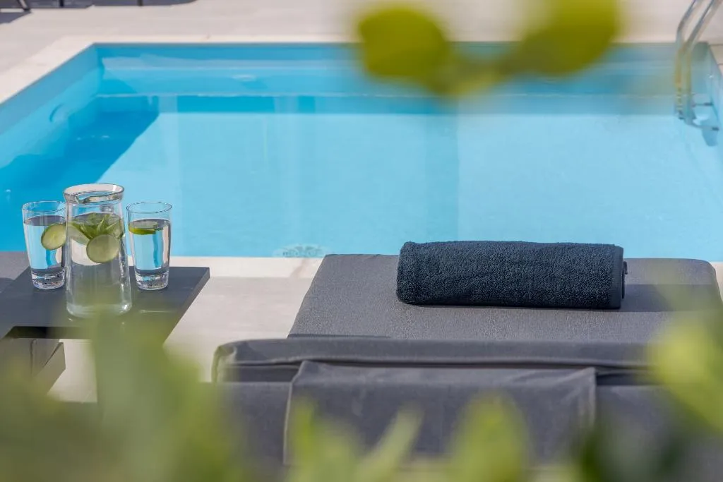 SUITE DELUXE WITH PRIVATE POOL Room, John Mary Apartments Gouves, Crete