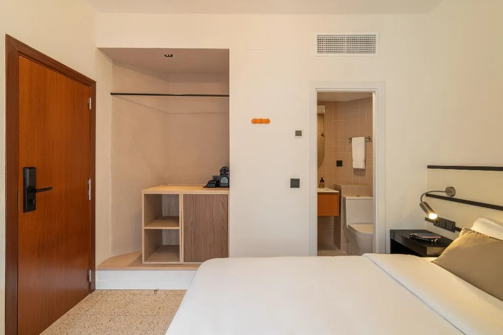 DOUBLE WITH TERRACE Room, Hotel Robson, Costa Brava
