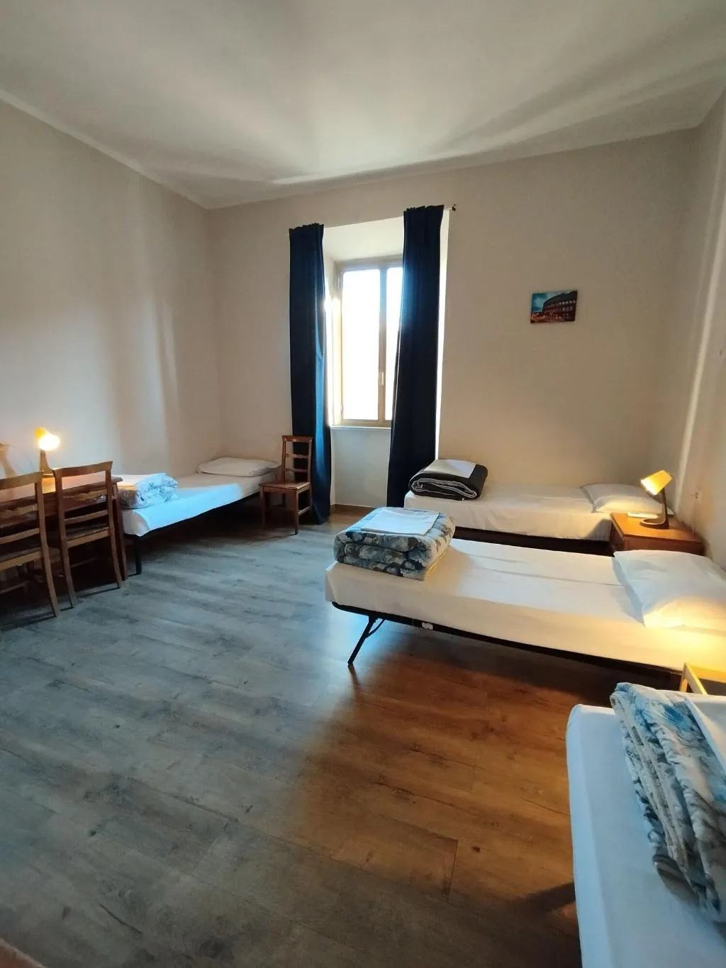 Room, Freedom Traveller, Naples