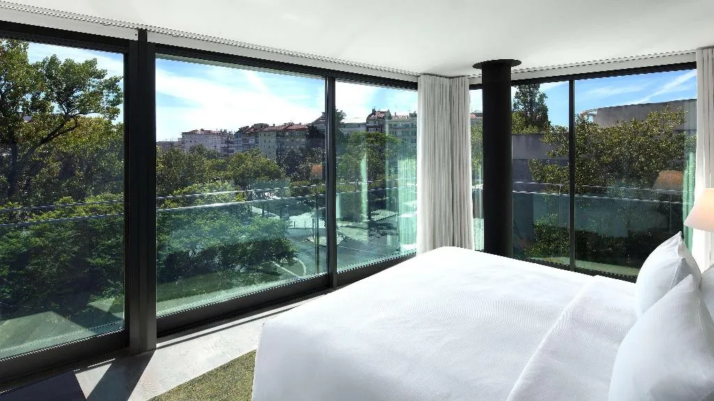 DOUBLE PARK VIEW Room, Doubletree by Hilton Lisbon - Fontana Park, Lisbon