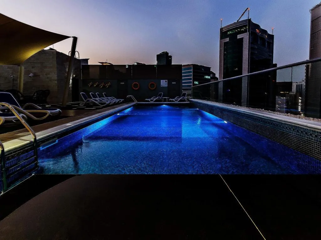 Pool, Signature 1 Hotel Tecom, Dubai