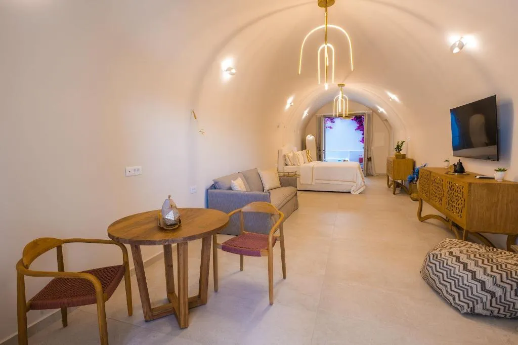 Room, La Madeleine Oia, Santorini
