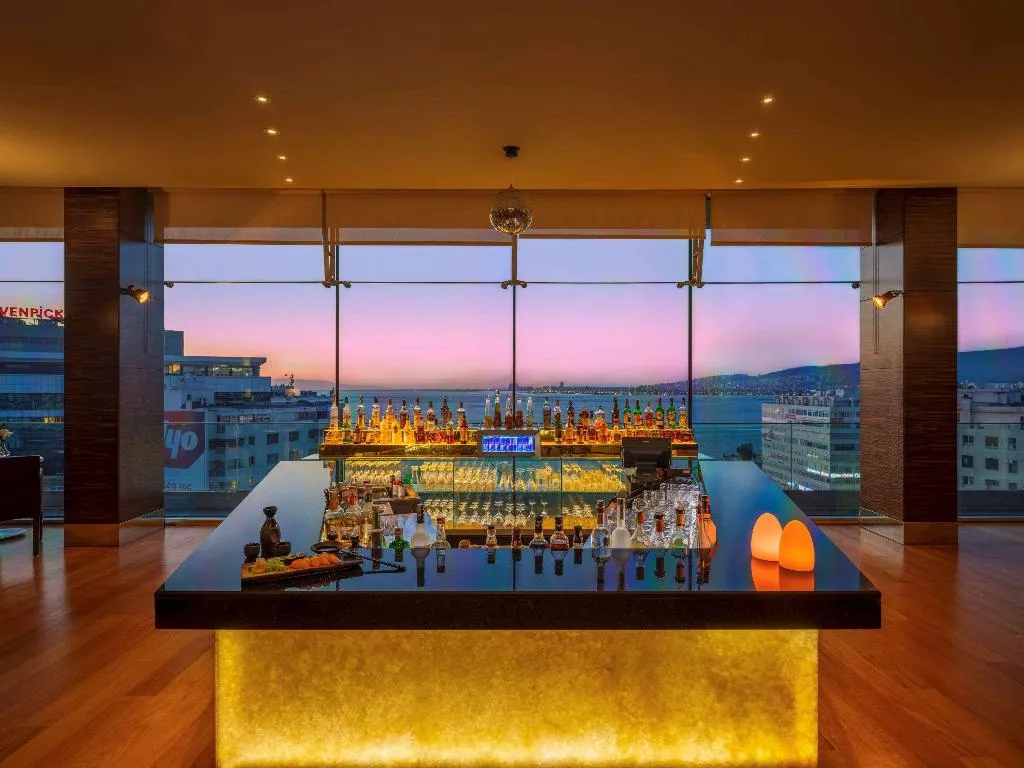 Bar, Swissotel Buyuk Efes Izmir, Izmir