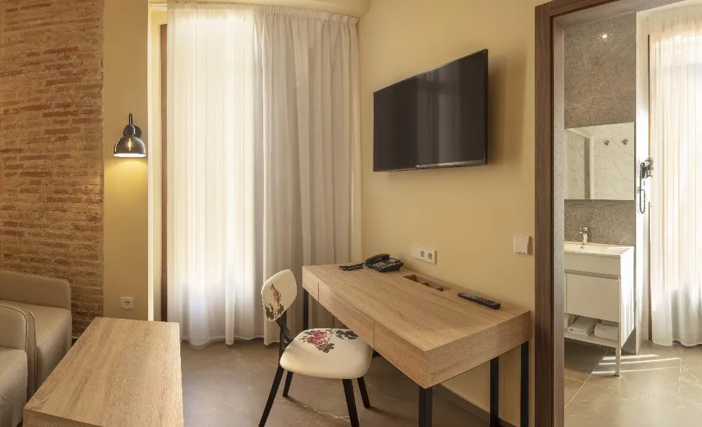 DOUBLE SUPERIOR Room, SH Suite Palace, Valencia