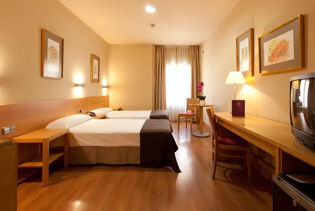 DOUBLE STANDARD Room, Victoria 4 Puerta del Sol, Madrid