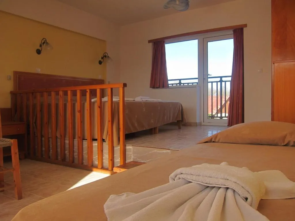 Room, Baladinos Apartments, Crete