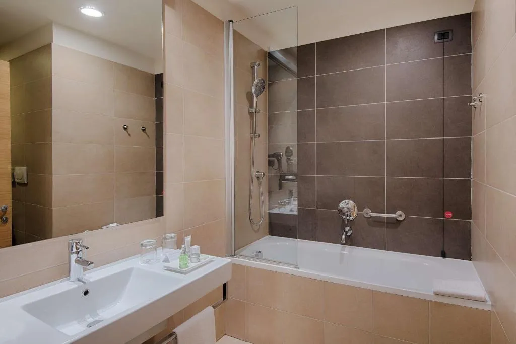 DOUBLE DELUXE Room, Ac Hotel Milano Sesto, Milan