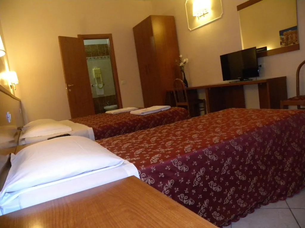Room, A Casa Di Mei, Naples