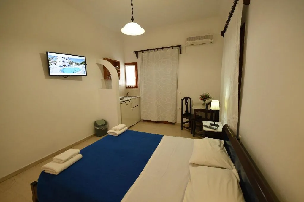 STUDIO COMFORT Room, Sunflower ApartHotel, Santorini