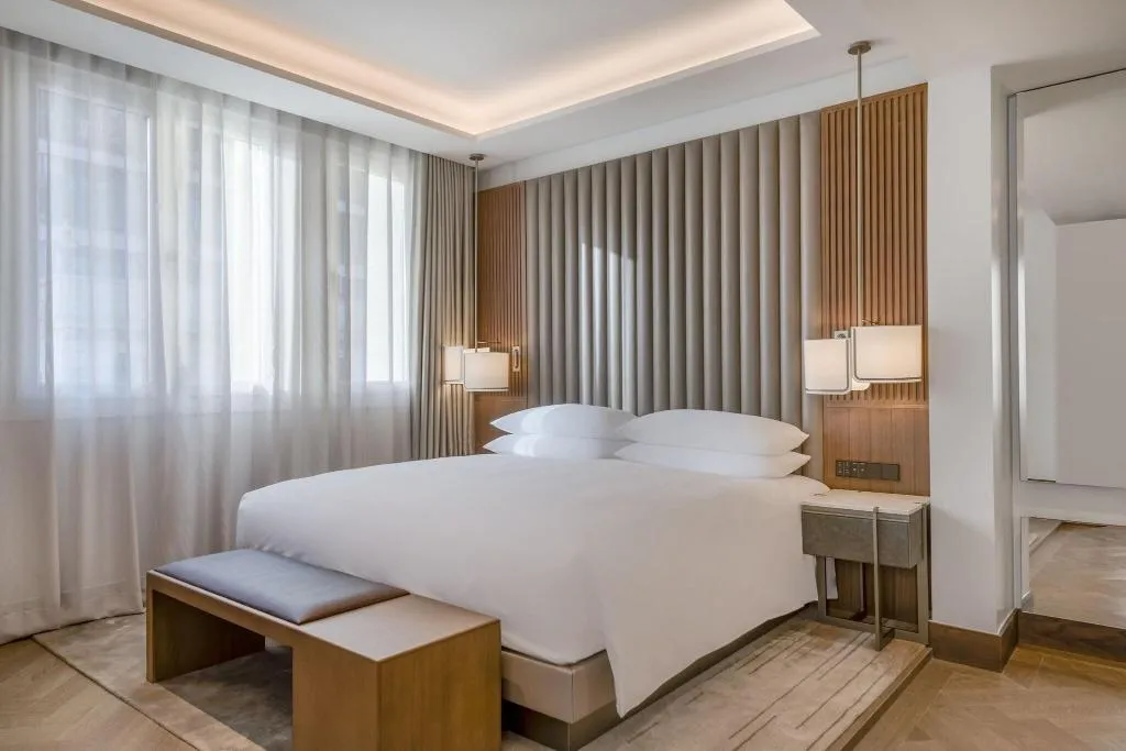 SUITE WITH VIEWS Room, Jw Marriott Hotel Madrid, Madrid