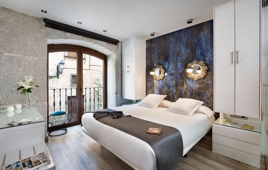 Room, Francisco I, Madrid