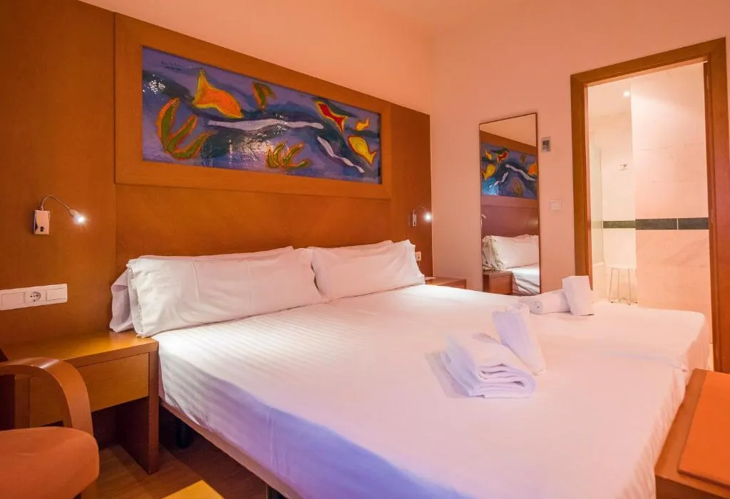 DOUBLE SINGLE USE STANDARD Room, DWO Valencia, Valencia