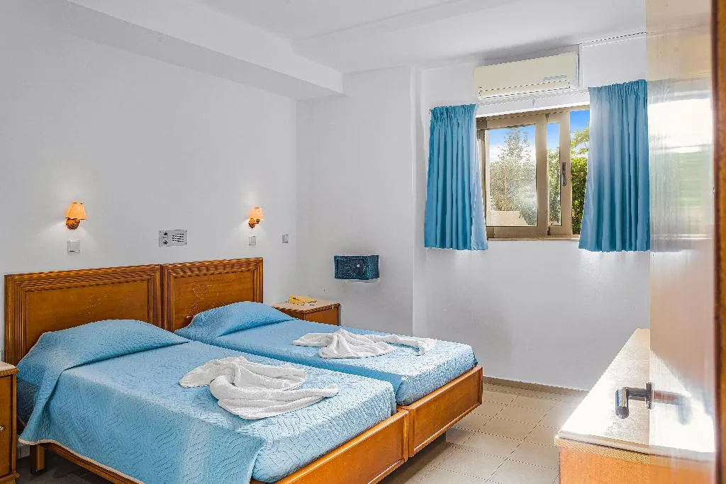 FAMILY ROOM GARDEN VIEW Room, Creta Verano, Crete