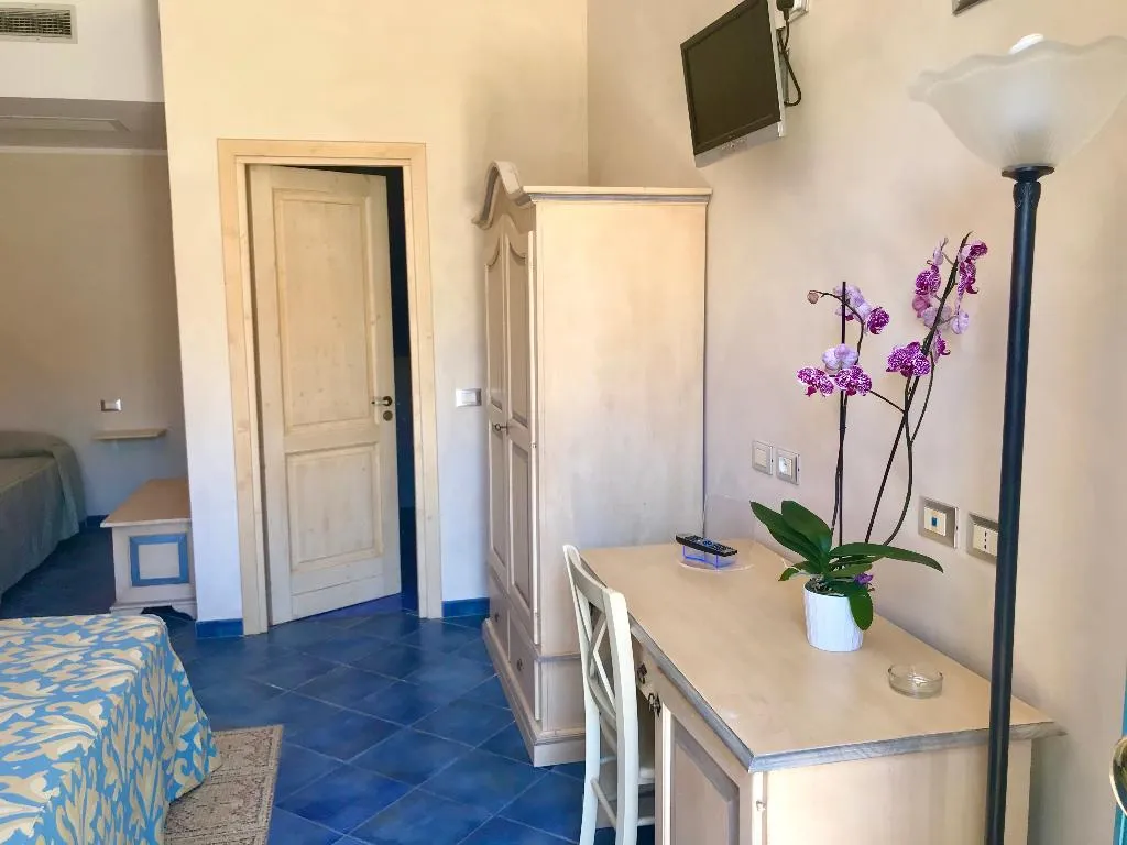 TRIPLE ECONOMY Room, Hotel Baglio Di Scopello, Palermo