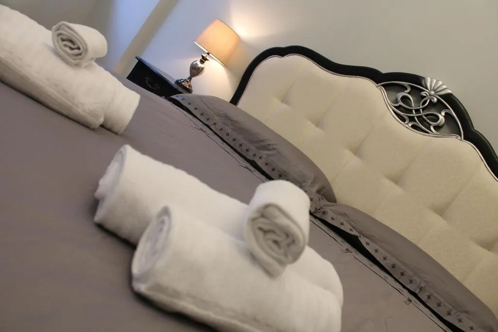 Room, Roman Forum Holiday Termini, Naples
